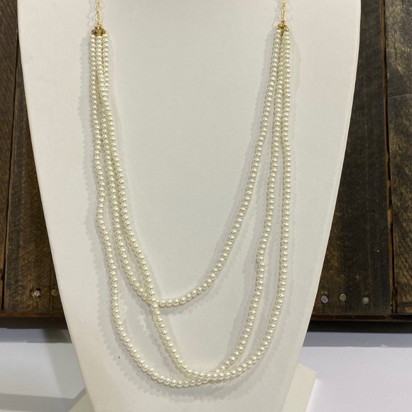 Layered Pearl Necklace - Picture 2 of 3